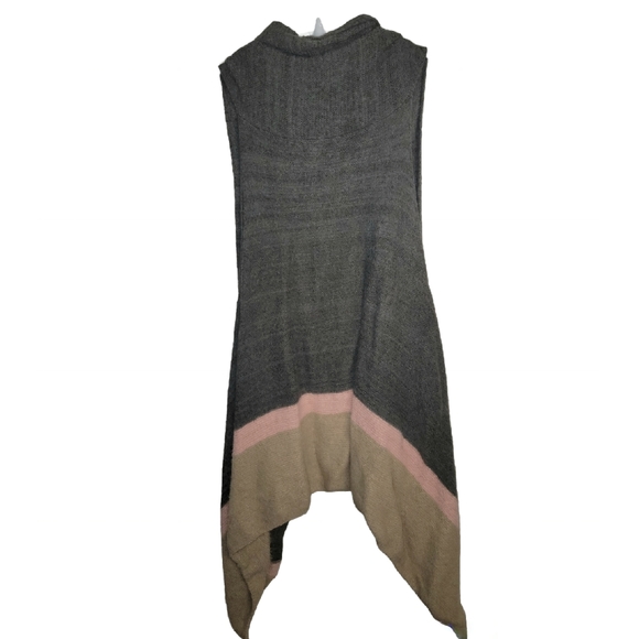 NWOT Sleeveless Cardigan Vest - Colorblock - One Size (OS) - Picture 2 of 4
